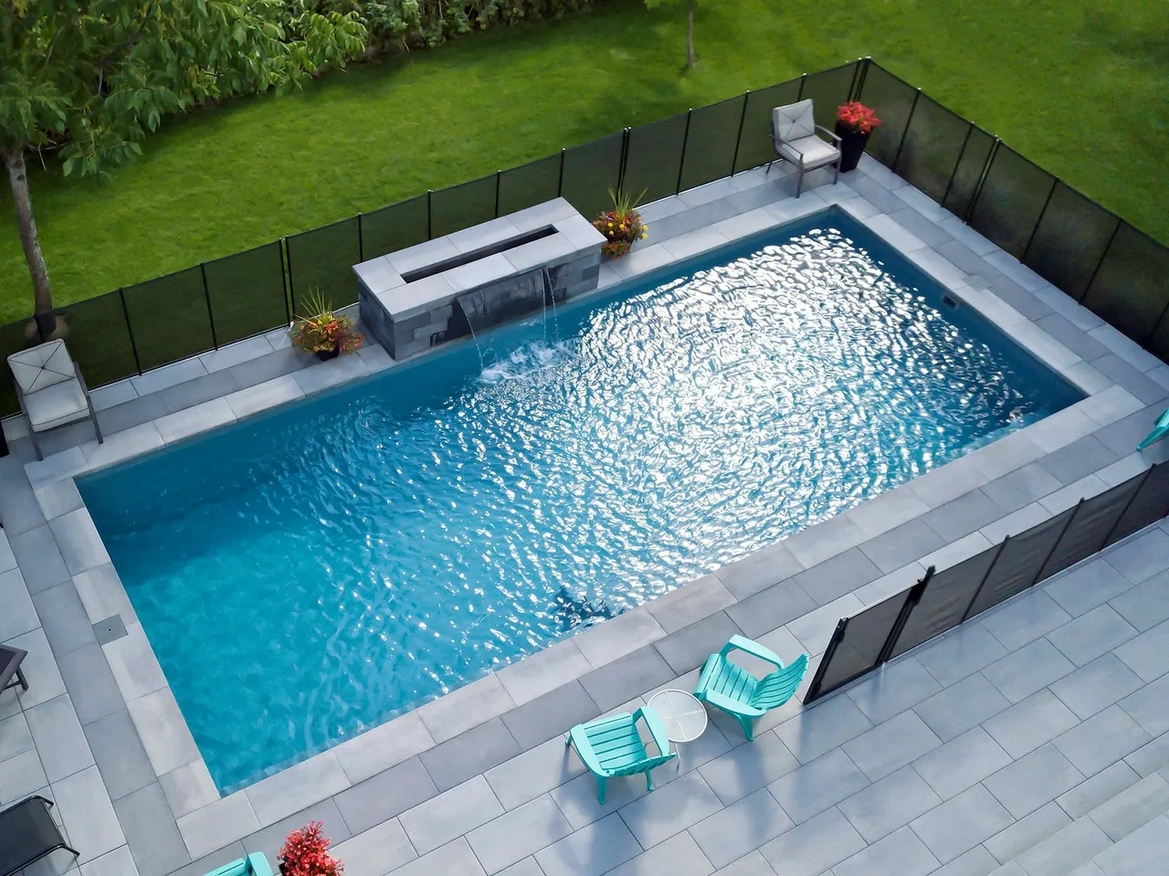 Custom pool builder London Ontario service area
