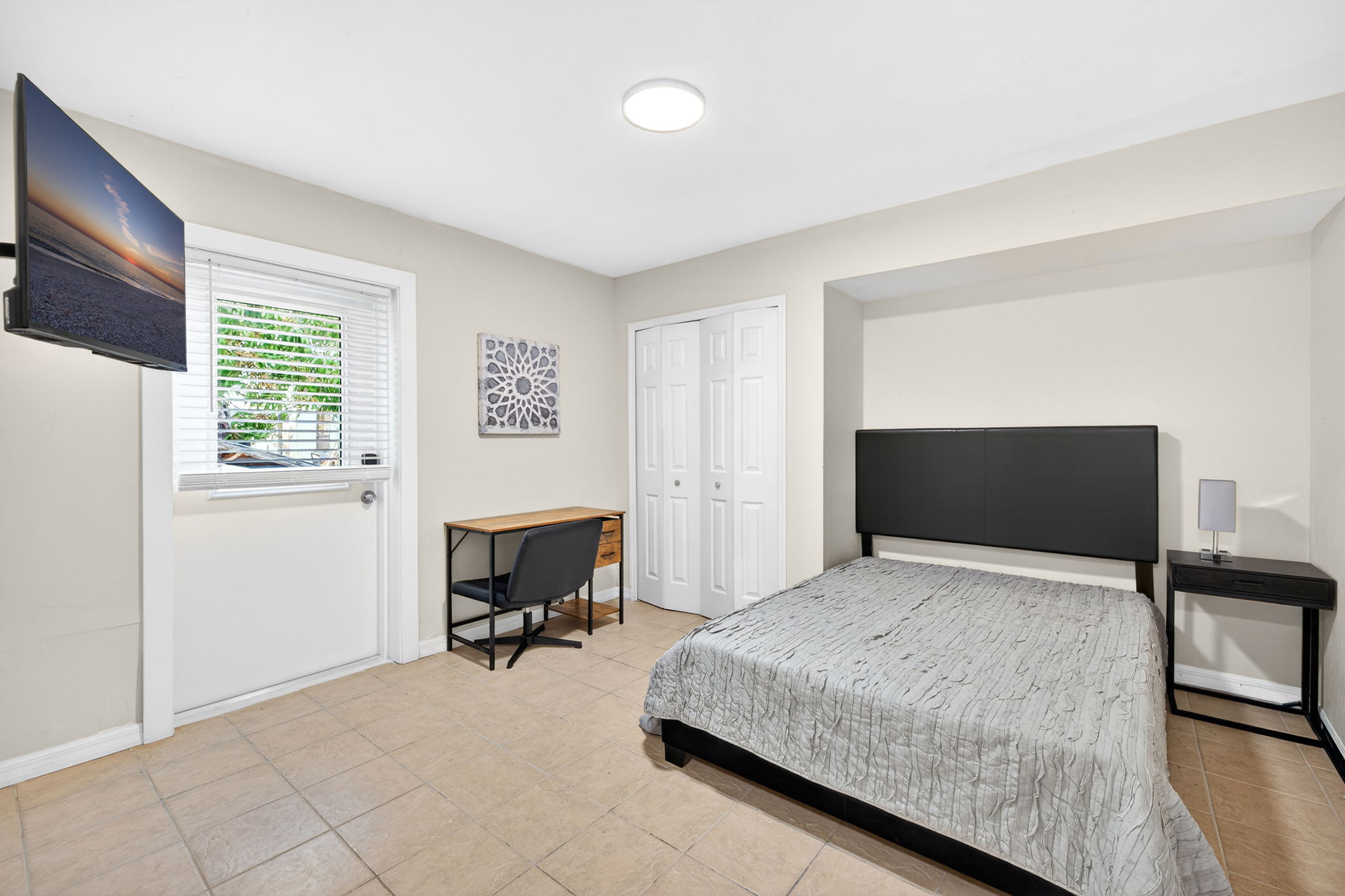 Large Bedroom