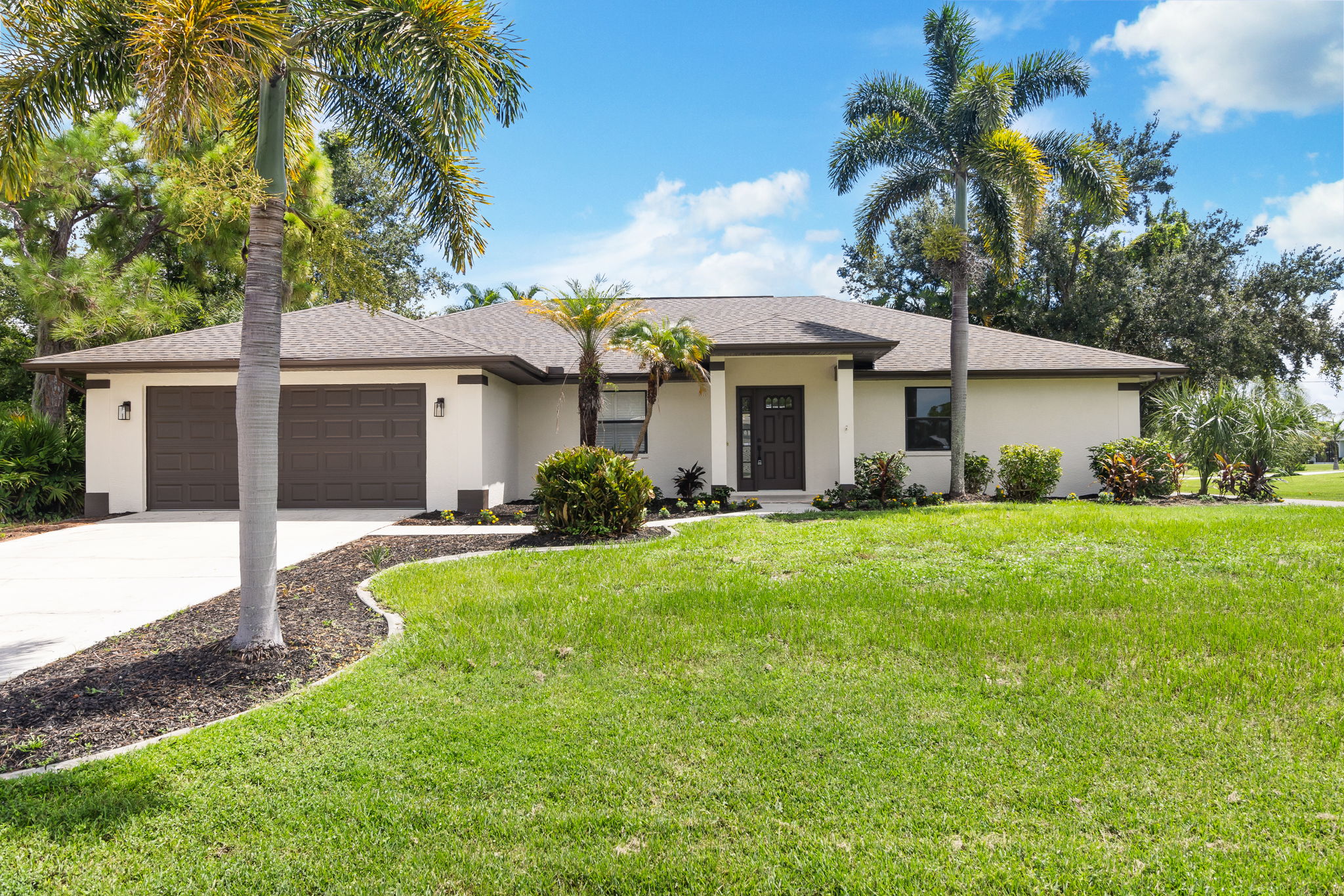 Modern furnished coliving property exterior in Florida managed by CoLiv Management Services