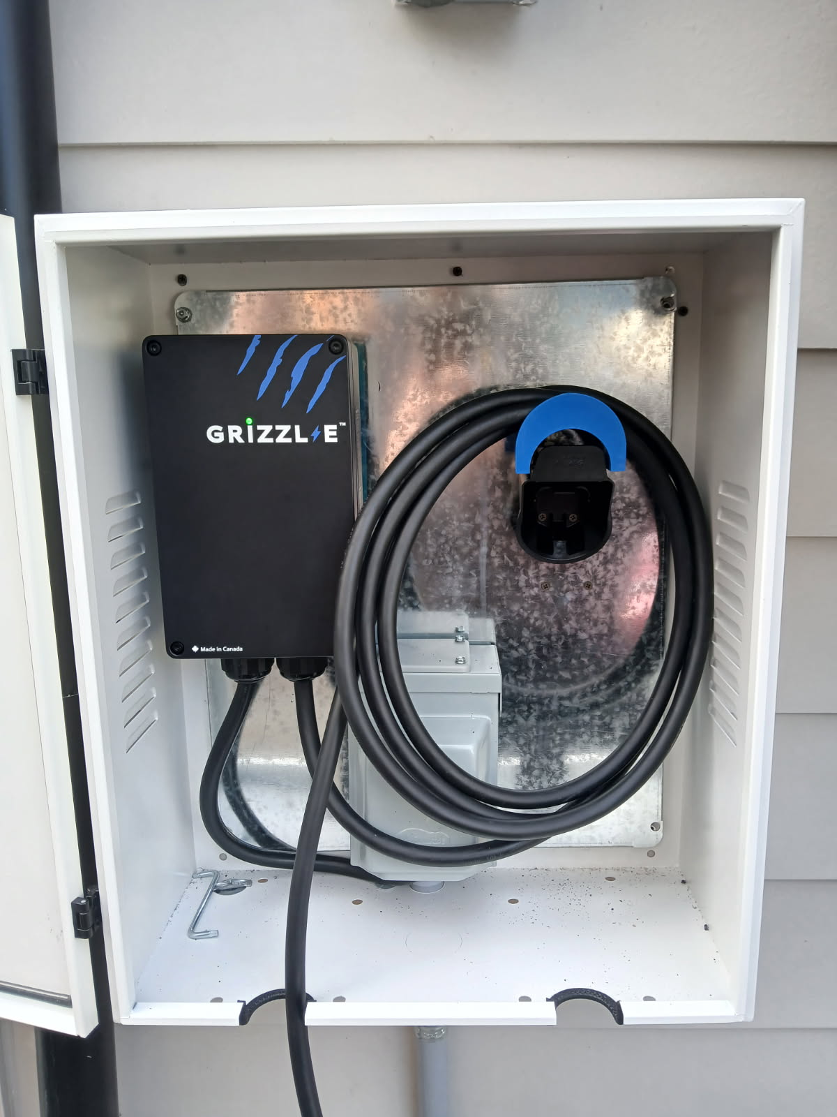 EV HOME CHARGING STATION