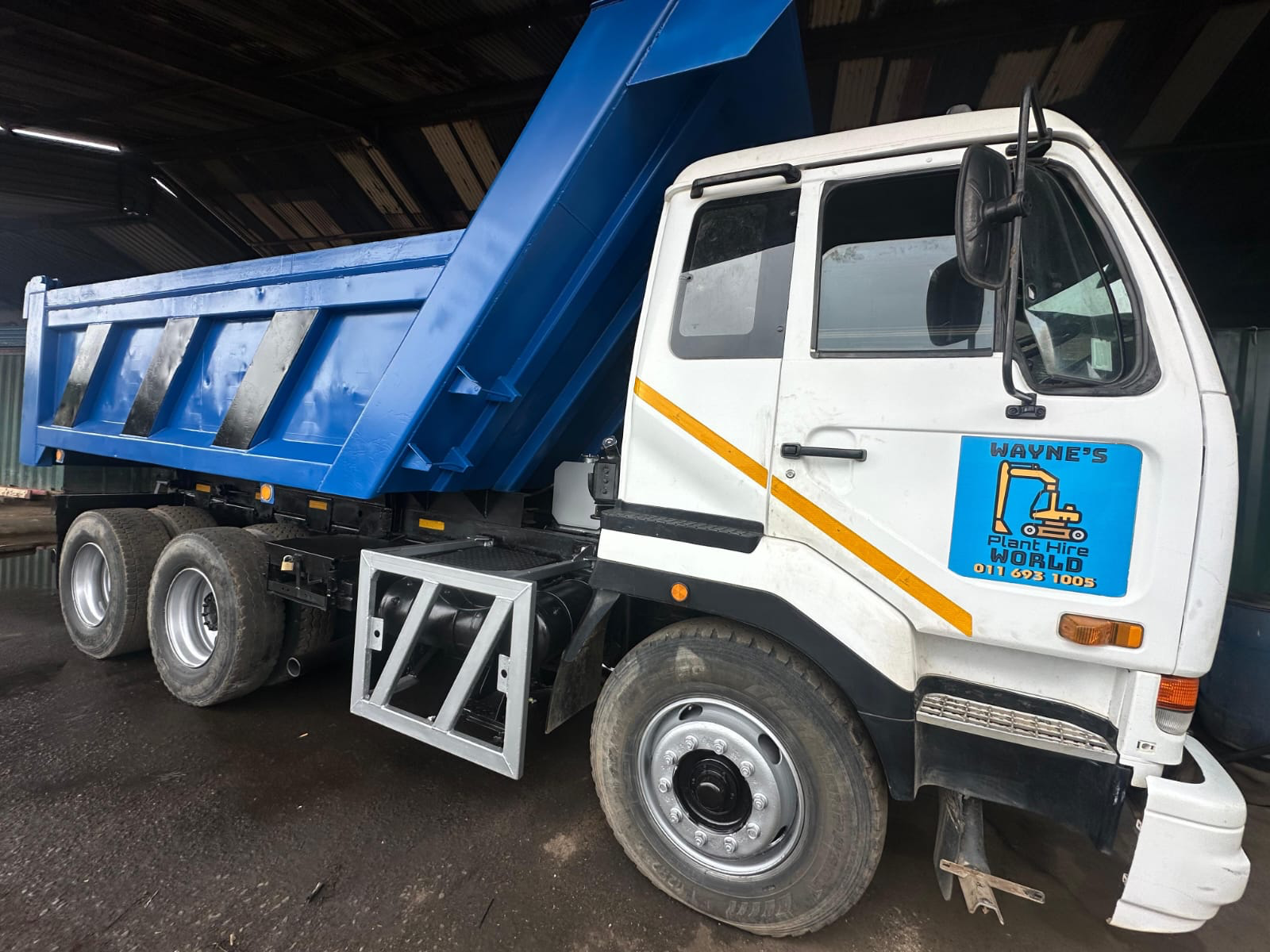 UD 390 Tipper