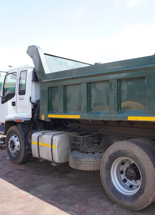 Isuzu 2300 Tipper