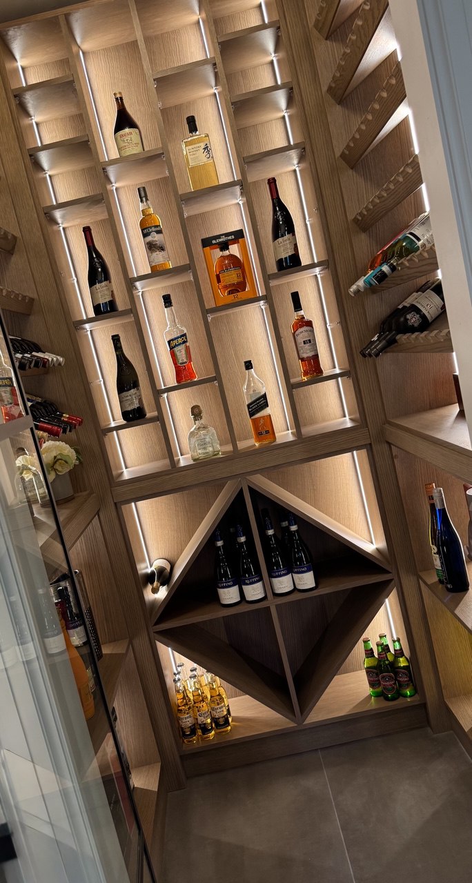 Bar and Wine Cellar gallery image 8