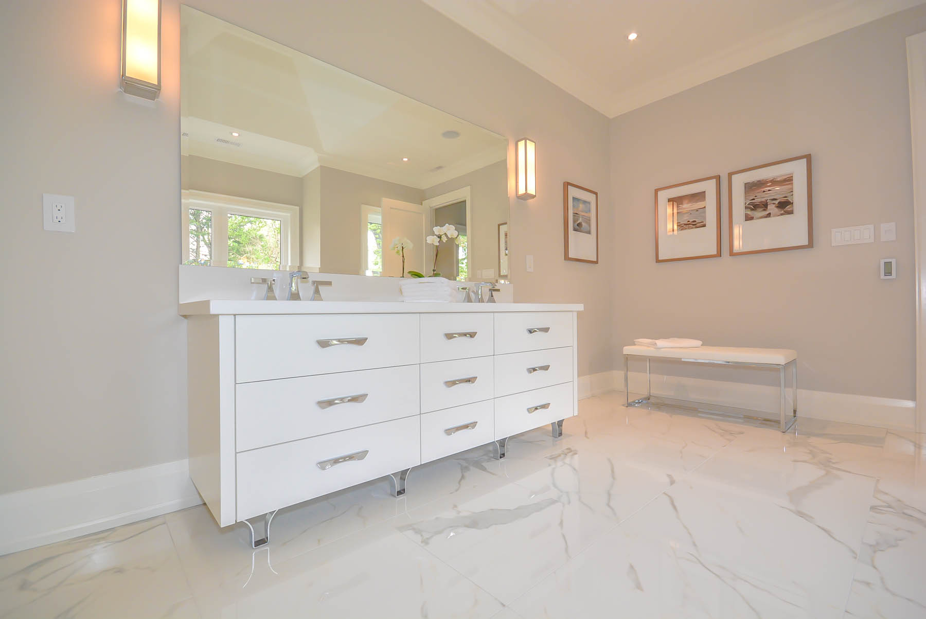 Vanity gallery image 4