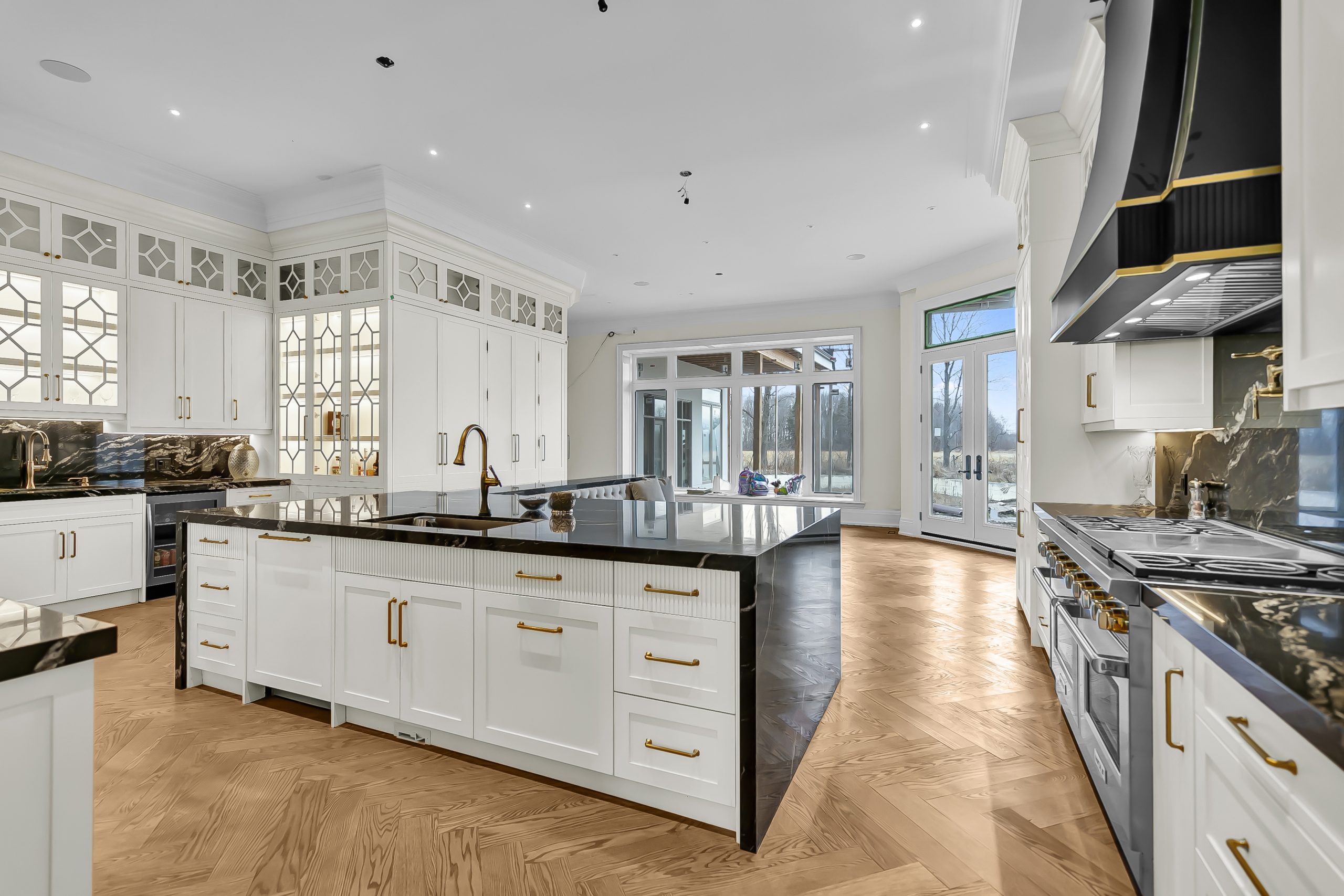 Traditional Kitchen gallery image 3