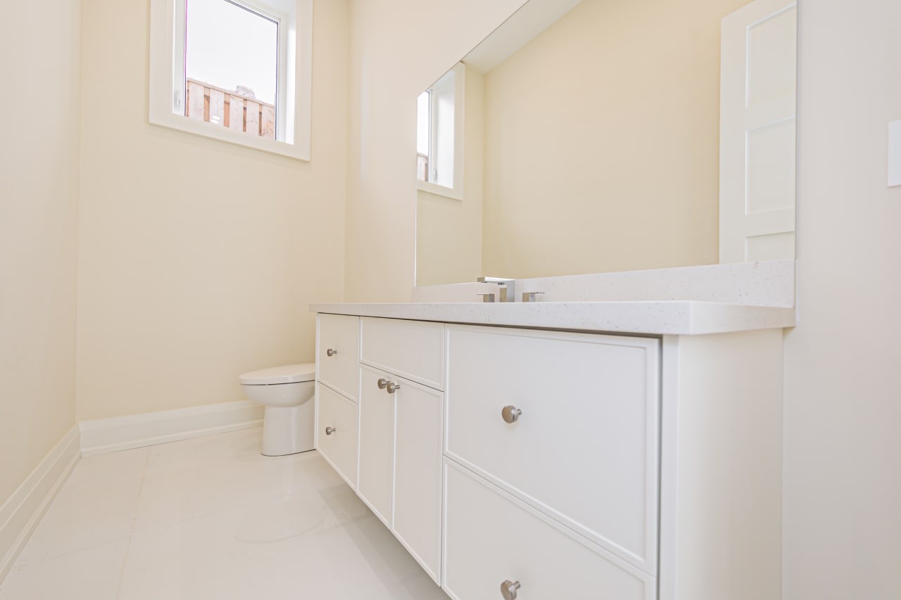 Vanity gallery image 10