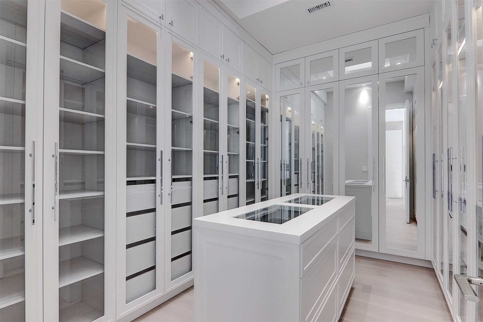 Custom Closet & Wardrobe Systems 1