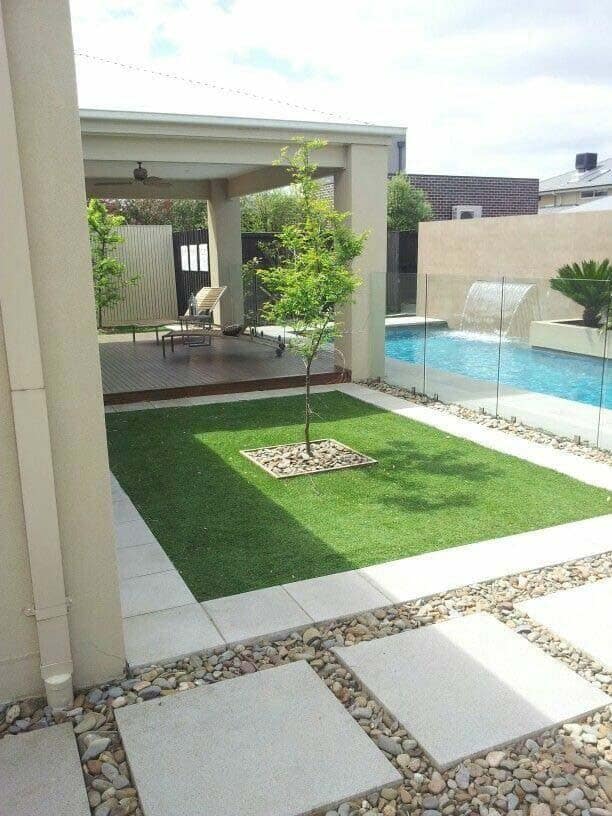 Pool surround with continuous travertine pavers in Santa Rosa Valley