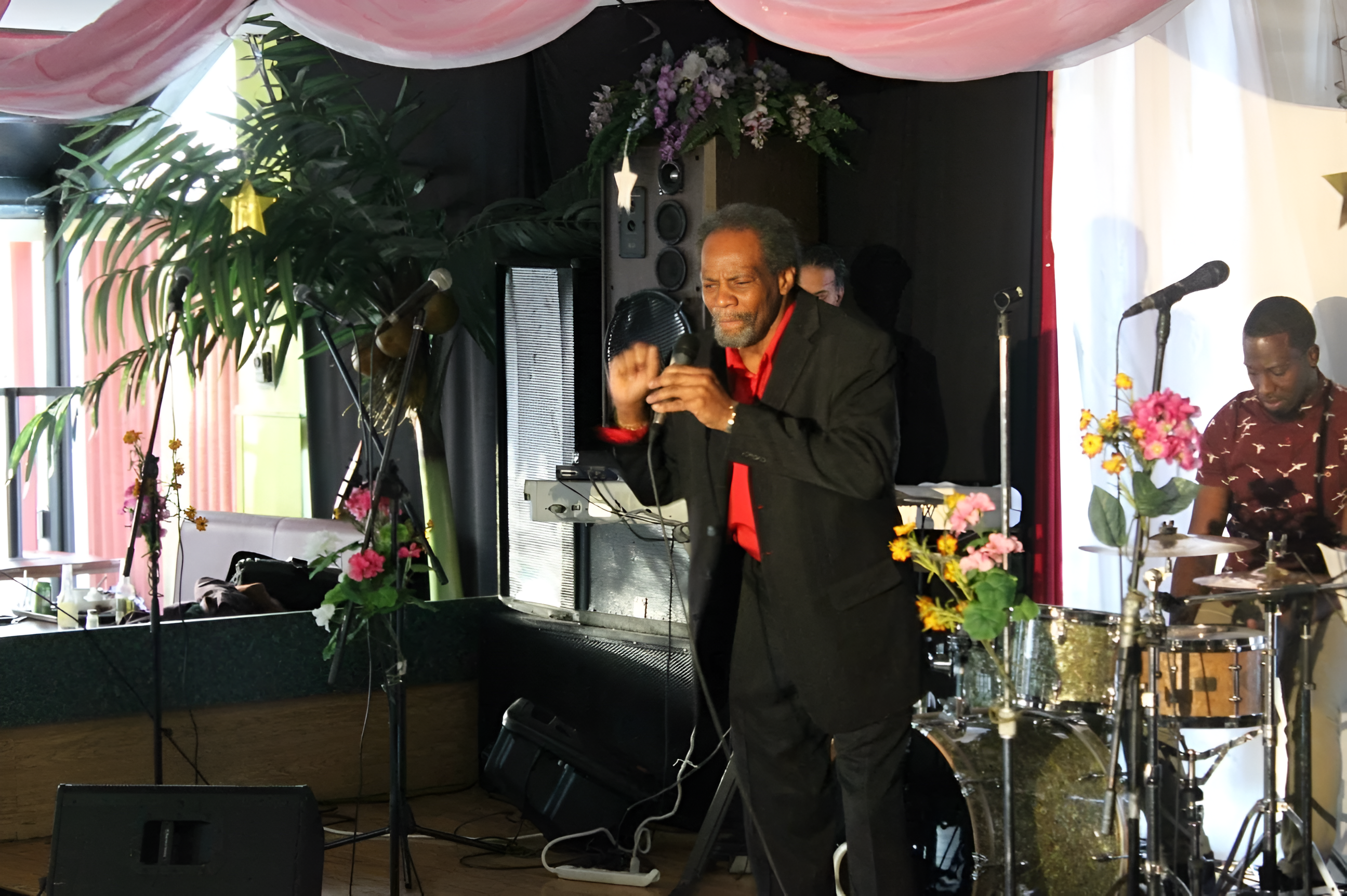 Live music entertainment at Caribbean Paradise