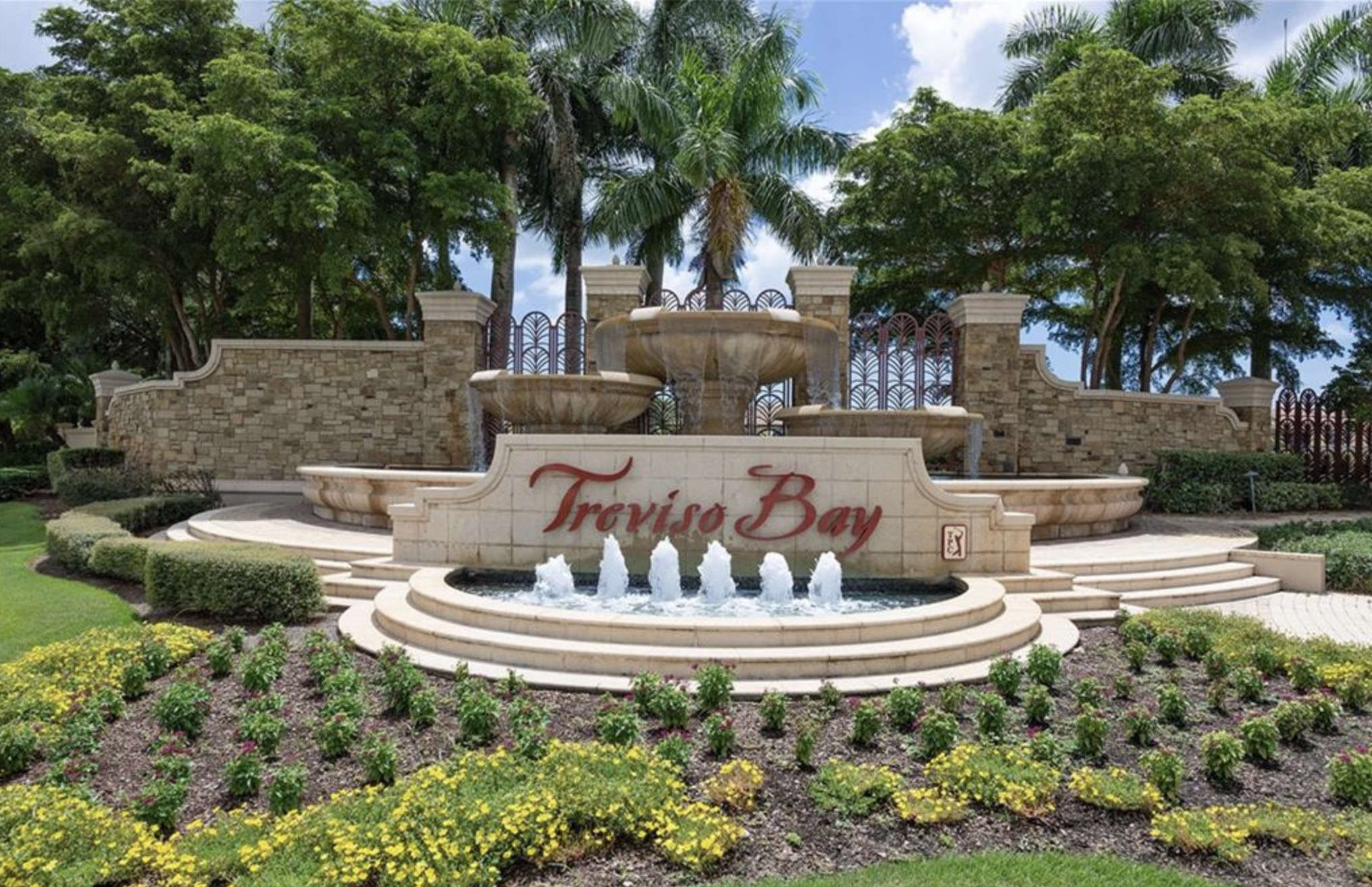 Treviso Bay entrance and fountain