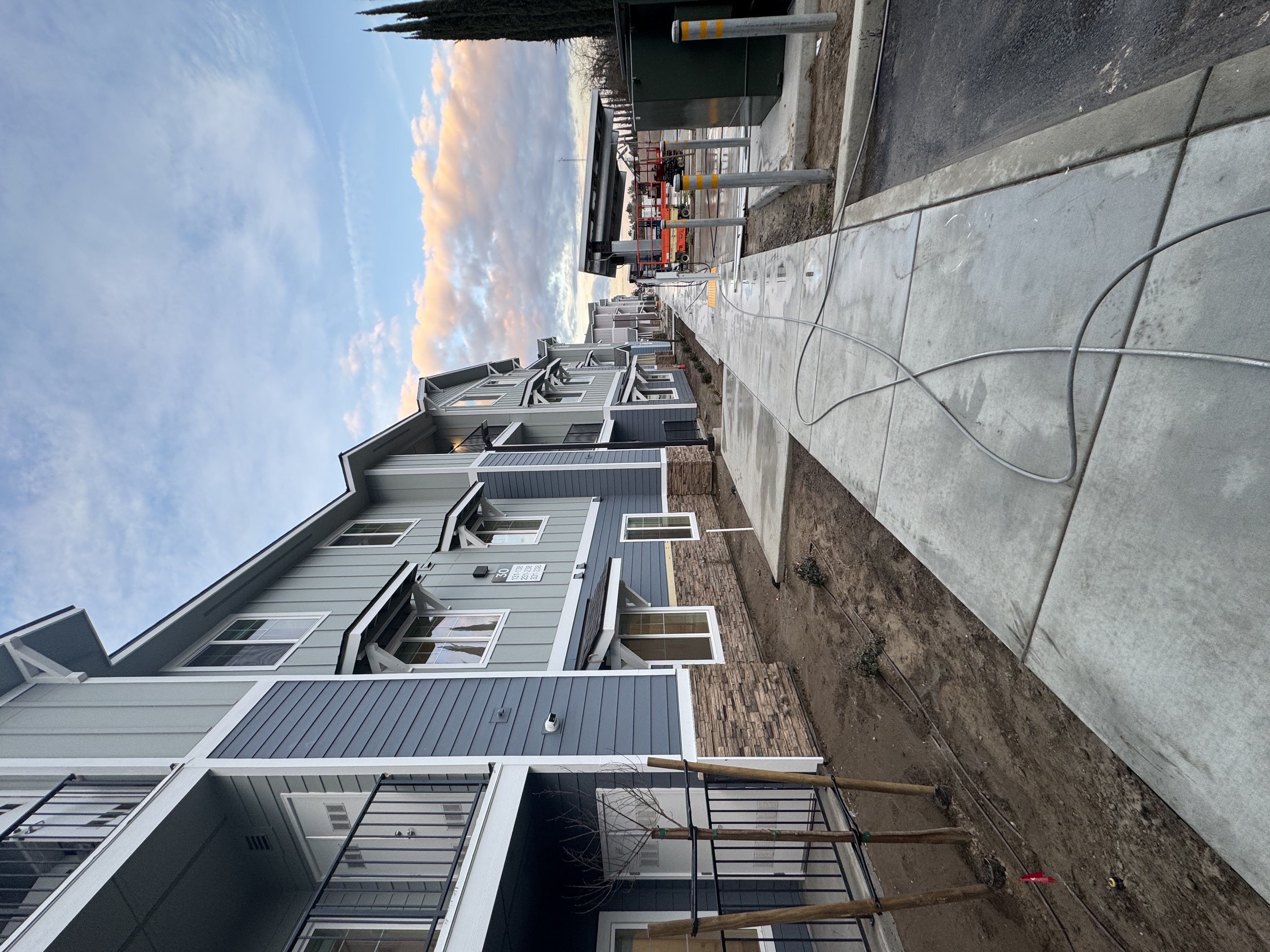 Apartment & Commercial Building Siding Pressure Washing in Visalia, CA