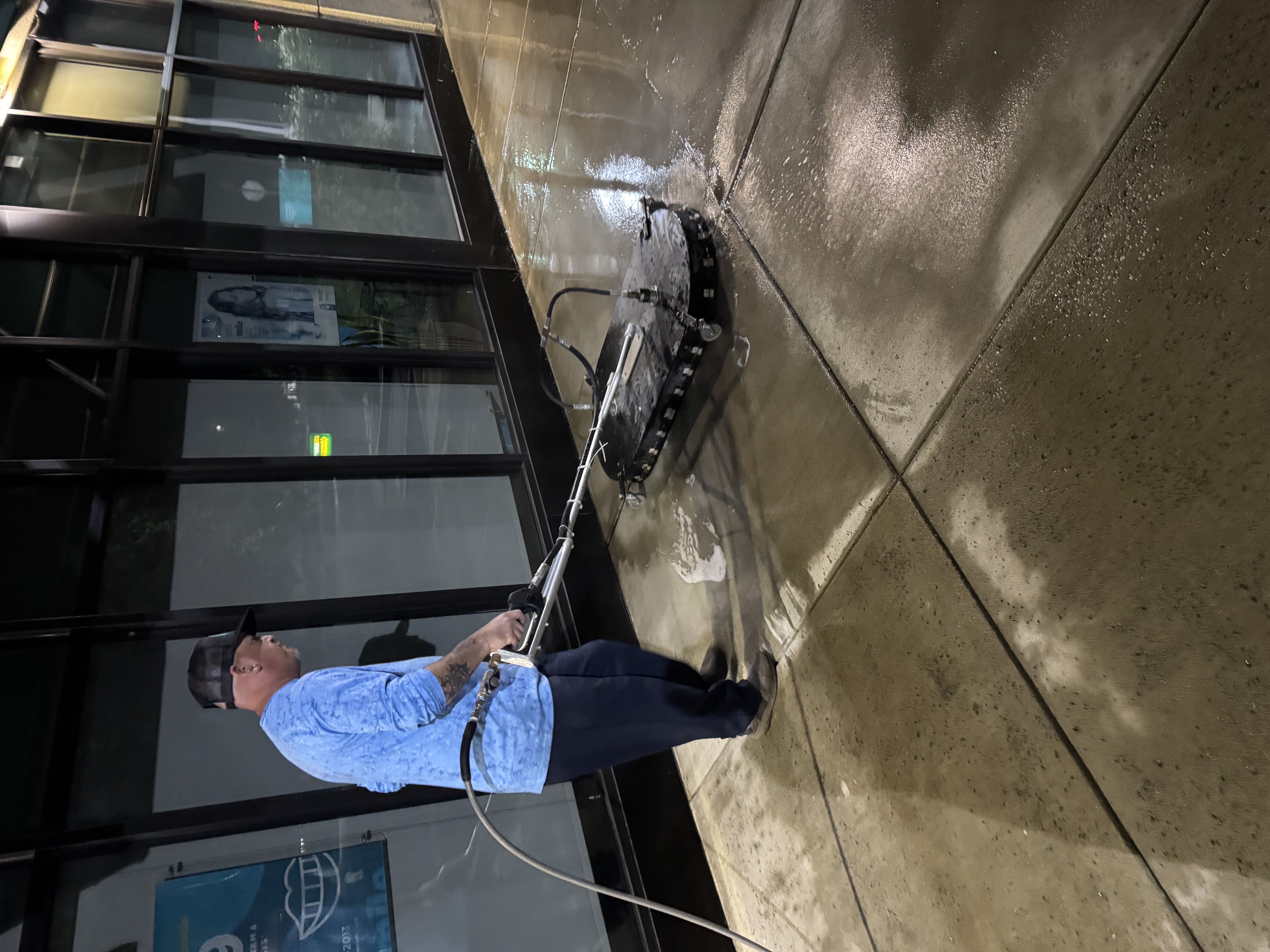 Commercial Plaza Sidewalk Cleaning in Visalia, CA