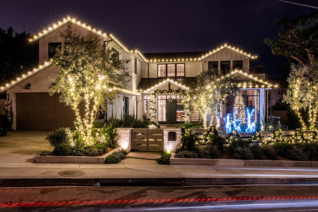 Christmas Light Installation Safety Tips for Kingsburg Homes and Businesses