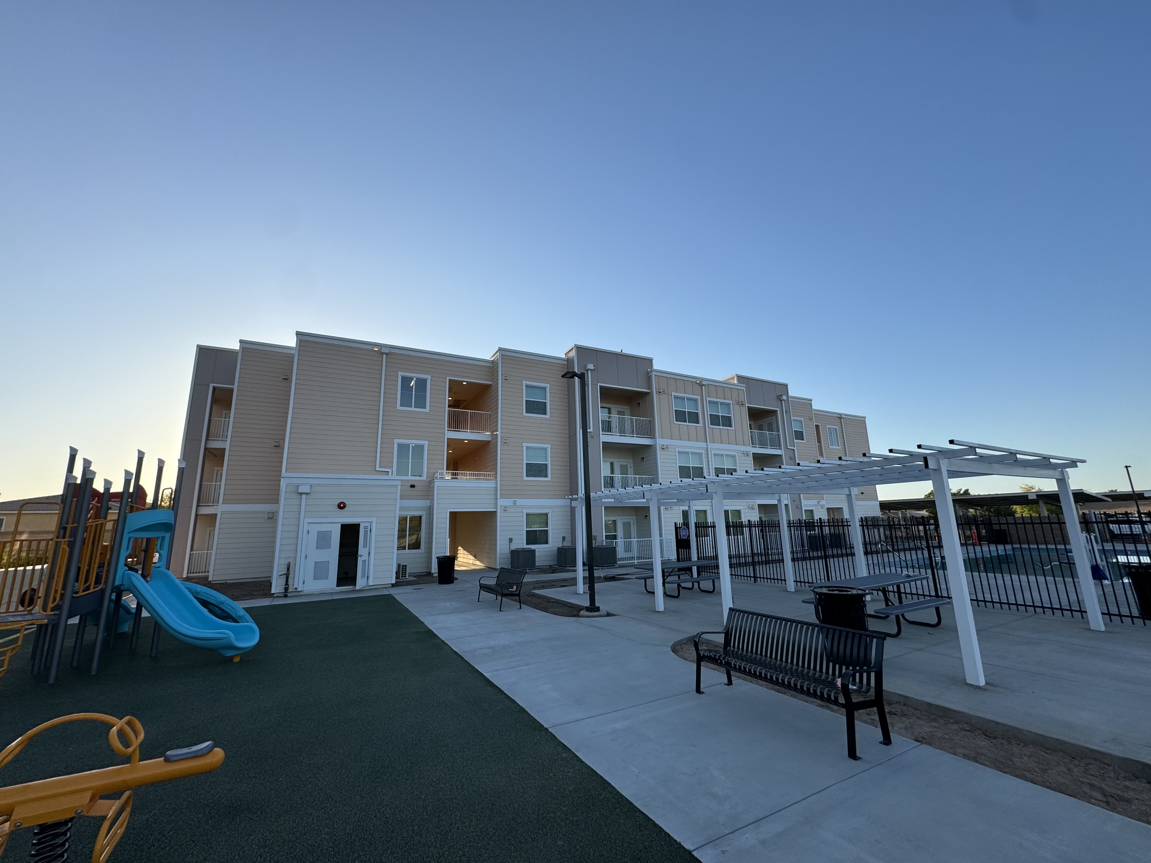 Commercial Apartment Exterior Wash in Tulare, CA