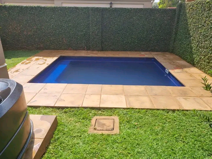 Deep Blue Pool Finish