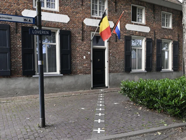 Casa situada entre Bélgica y Países Bajos