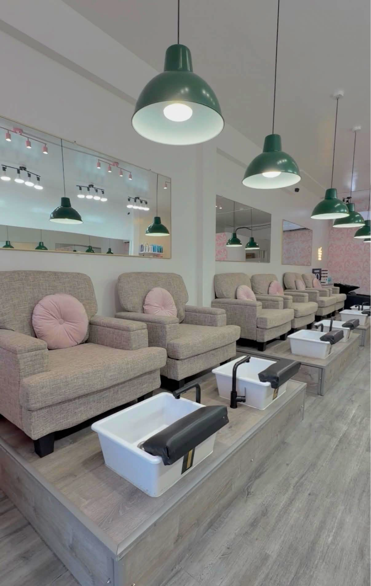 Politur Nails Location 2 - W 3rd St