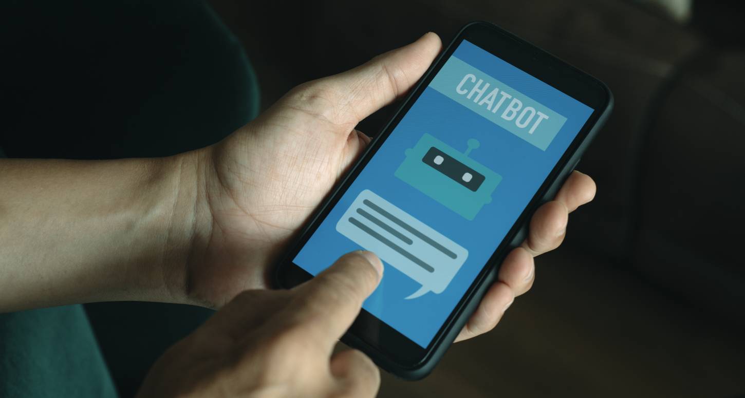 AI Chat Assistant interface demonstrating 24/7 lead qualification