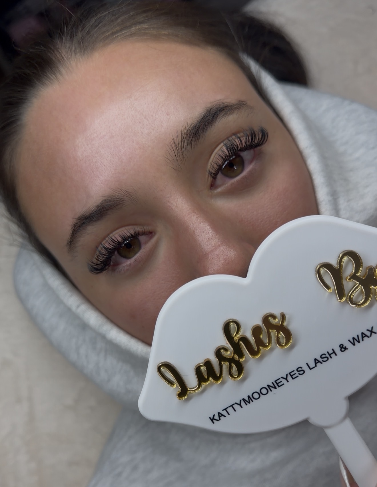 Fresh wet set lash extensions by Kattymooneyes North York