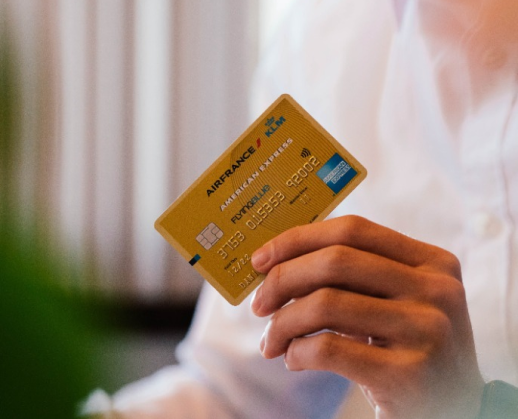 Holding a credit card for recurring purchases