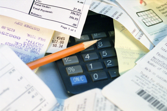 Holding multiple credit cards showing credit limit considerations
