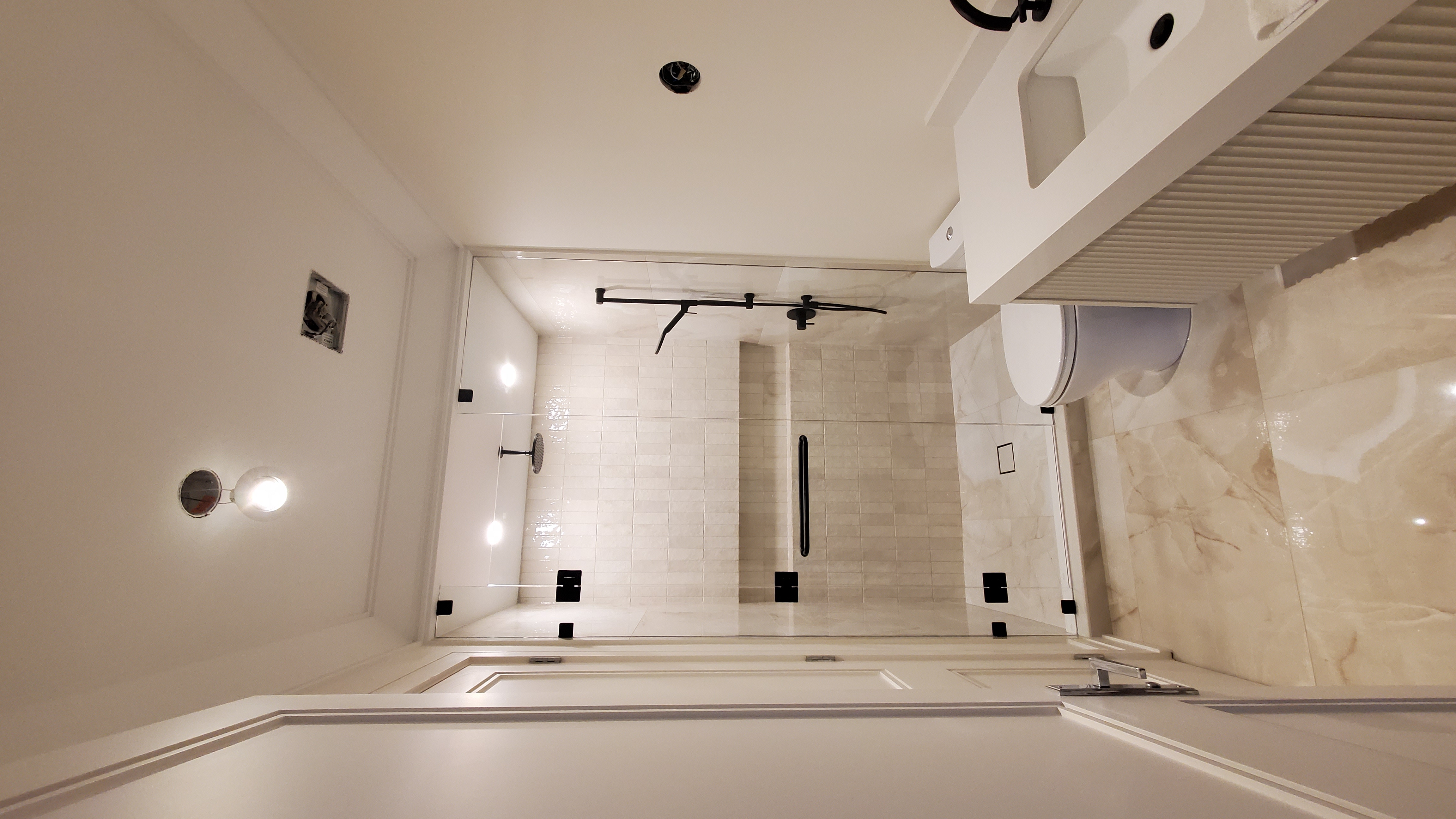 Frameless Steam Shower