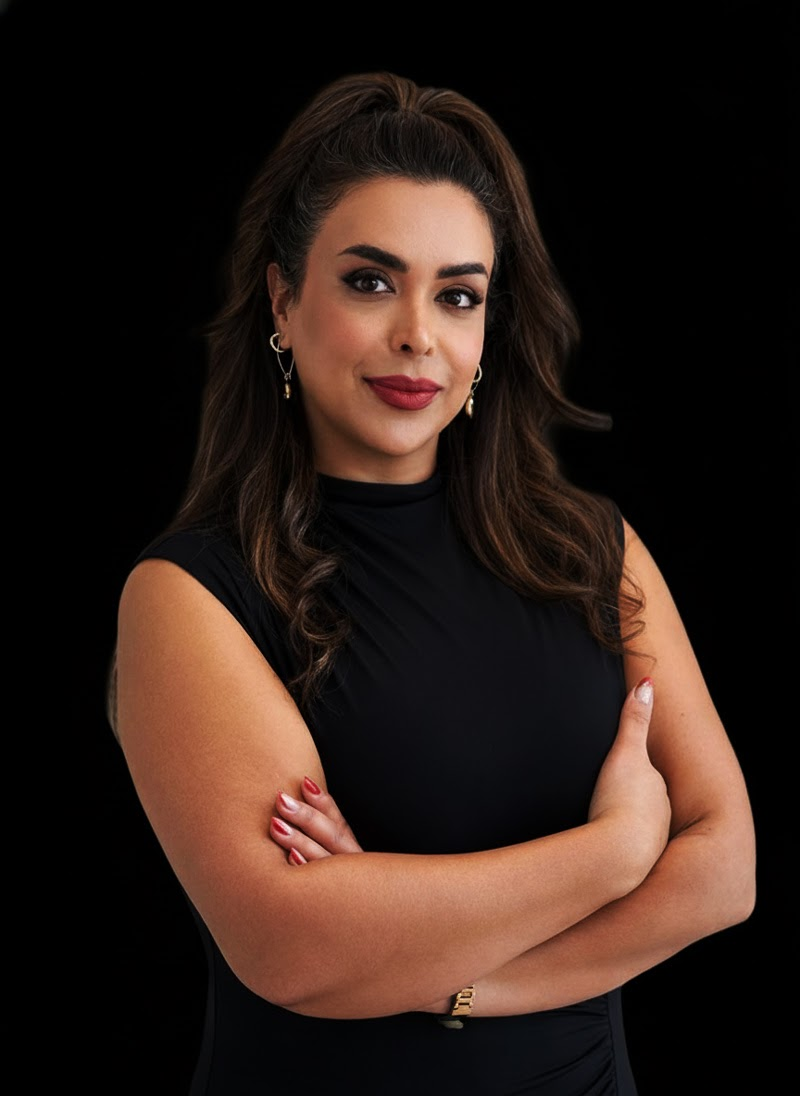 Mona - Professional Beauty Artist