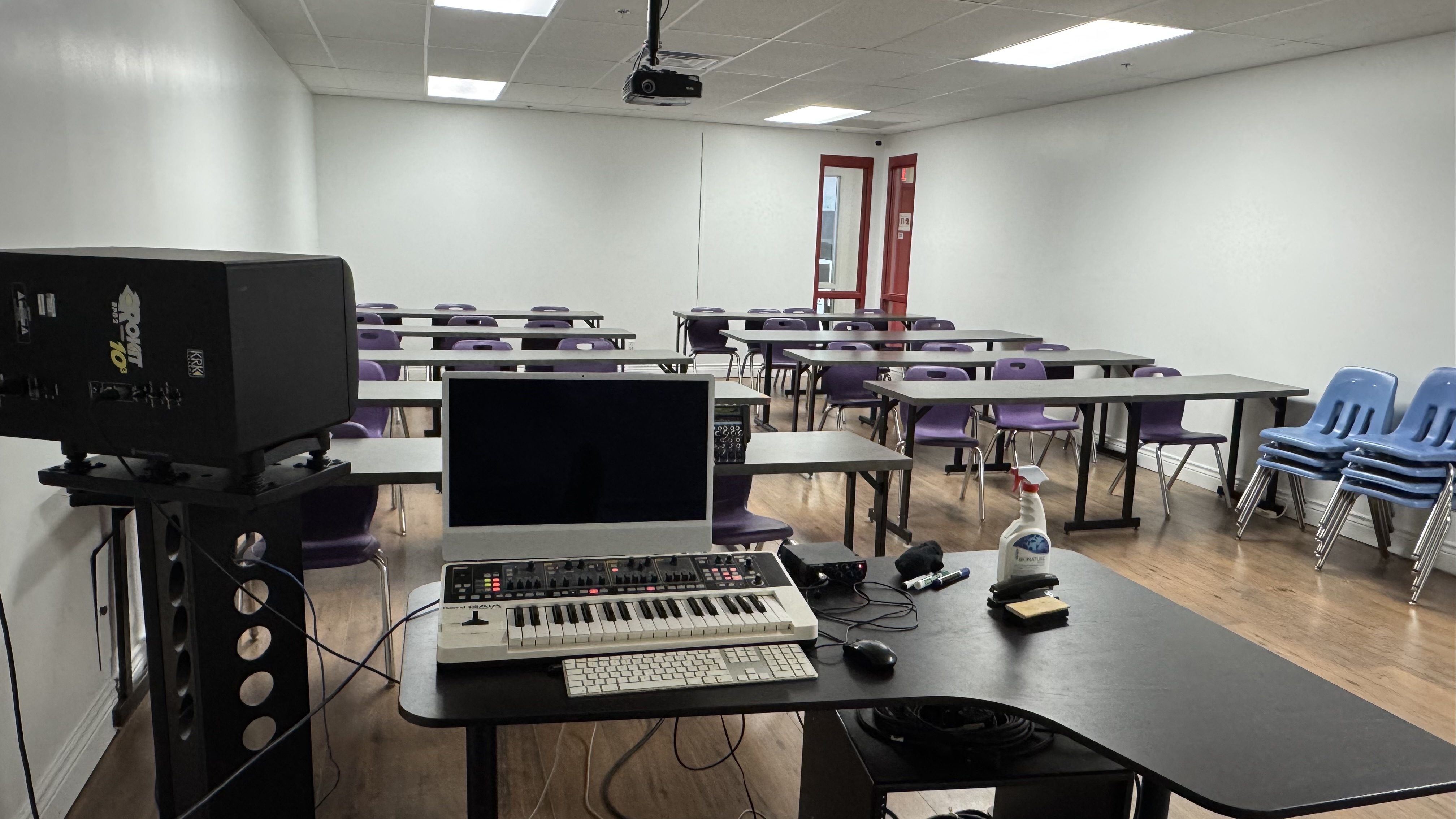 Musitechnic audio engineering school Montreal classroom and college facility 8