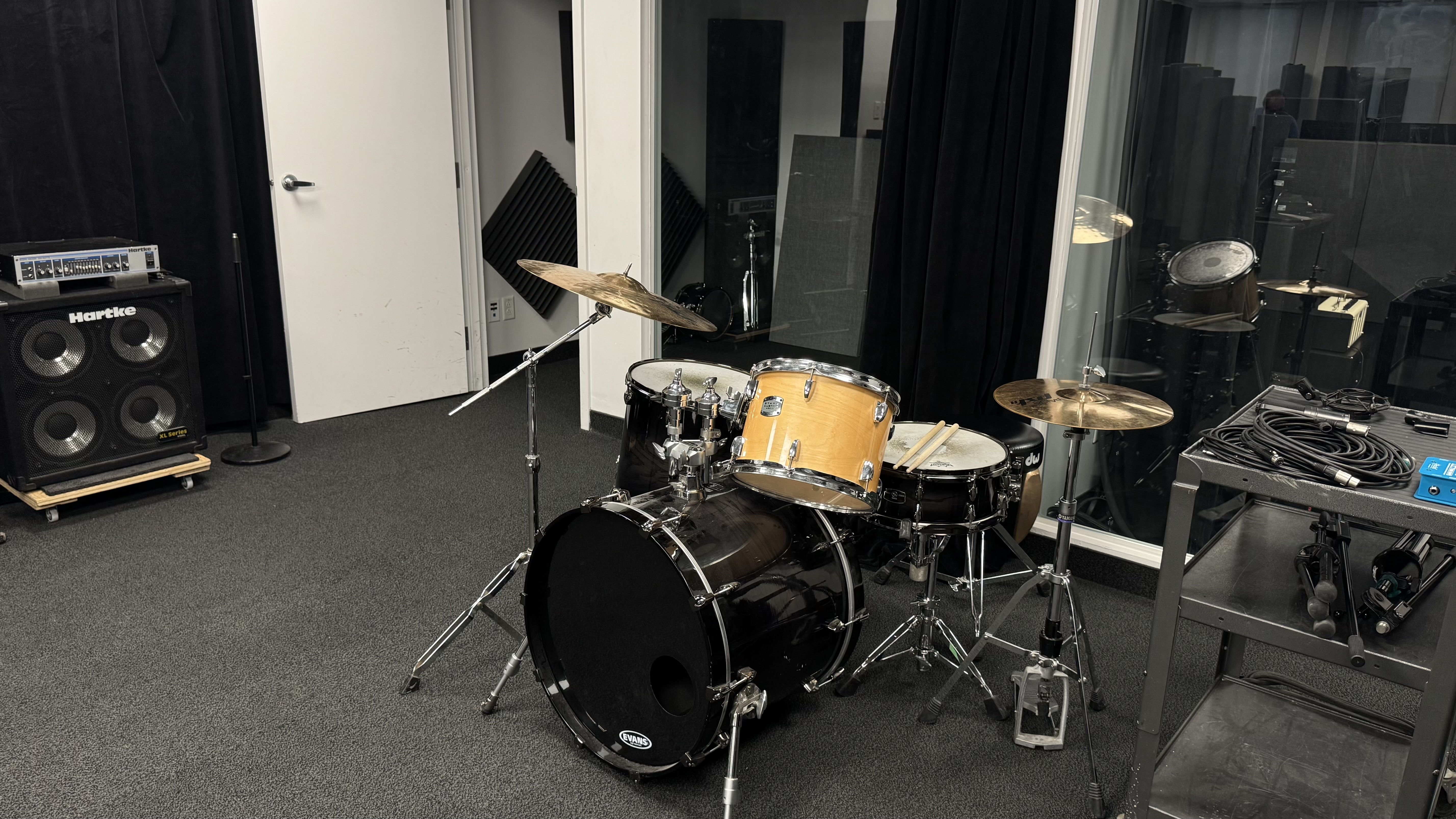 Musitechnic professional recording studio and audio equipment 23