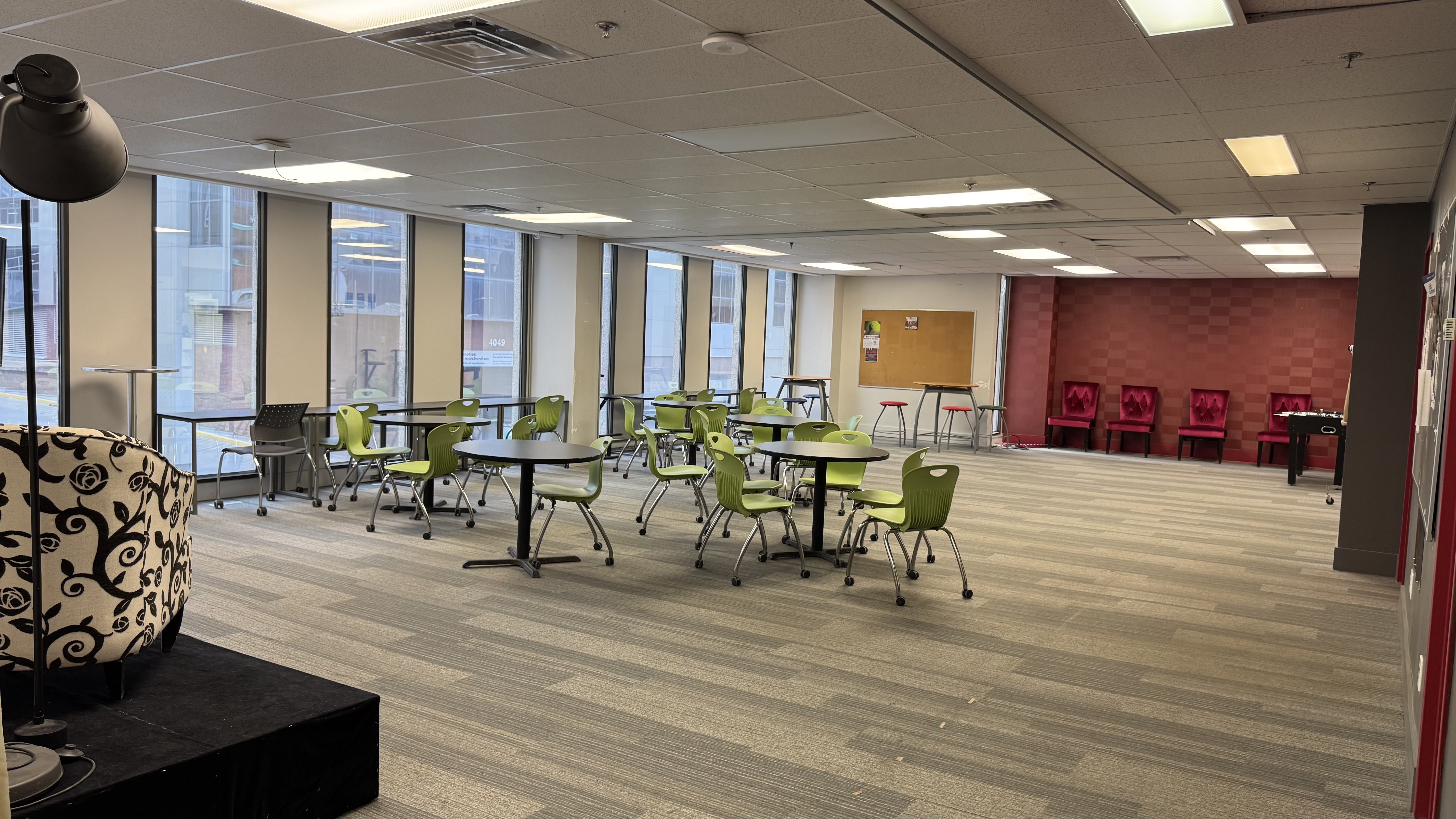 Musitechnic audio engineering school Montreal classroom and college facility 3