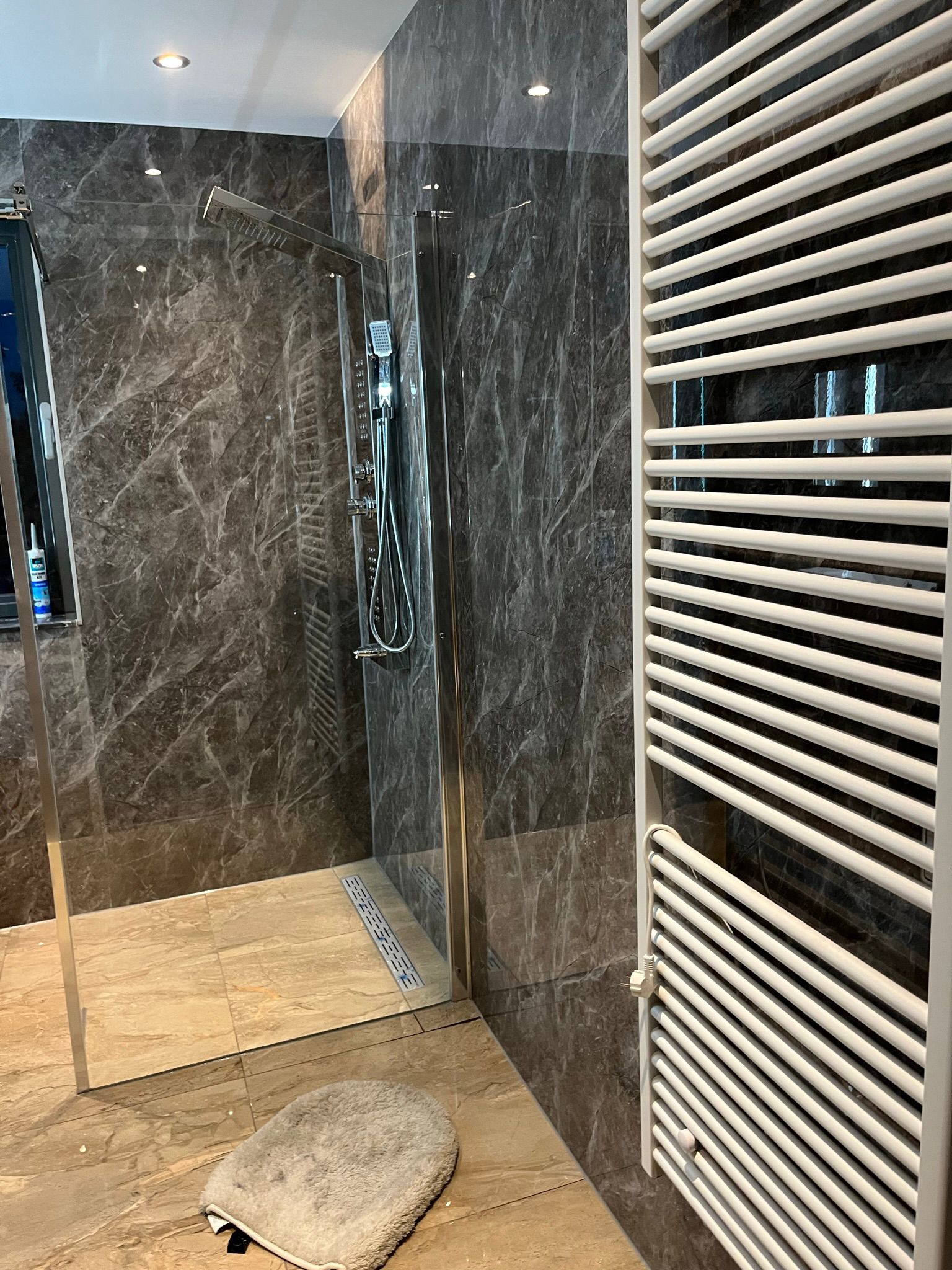 Luxe badkamer renovatie Zoetermeer
