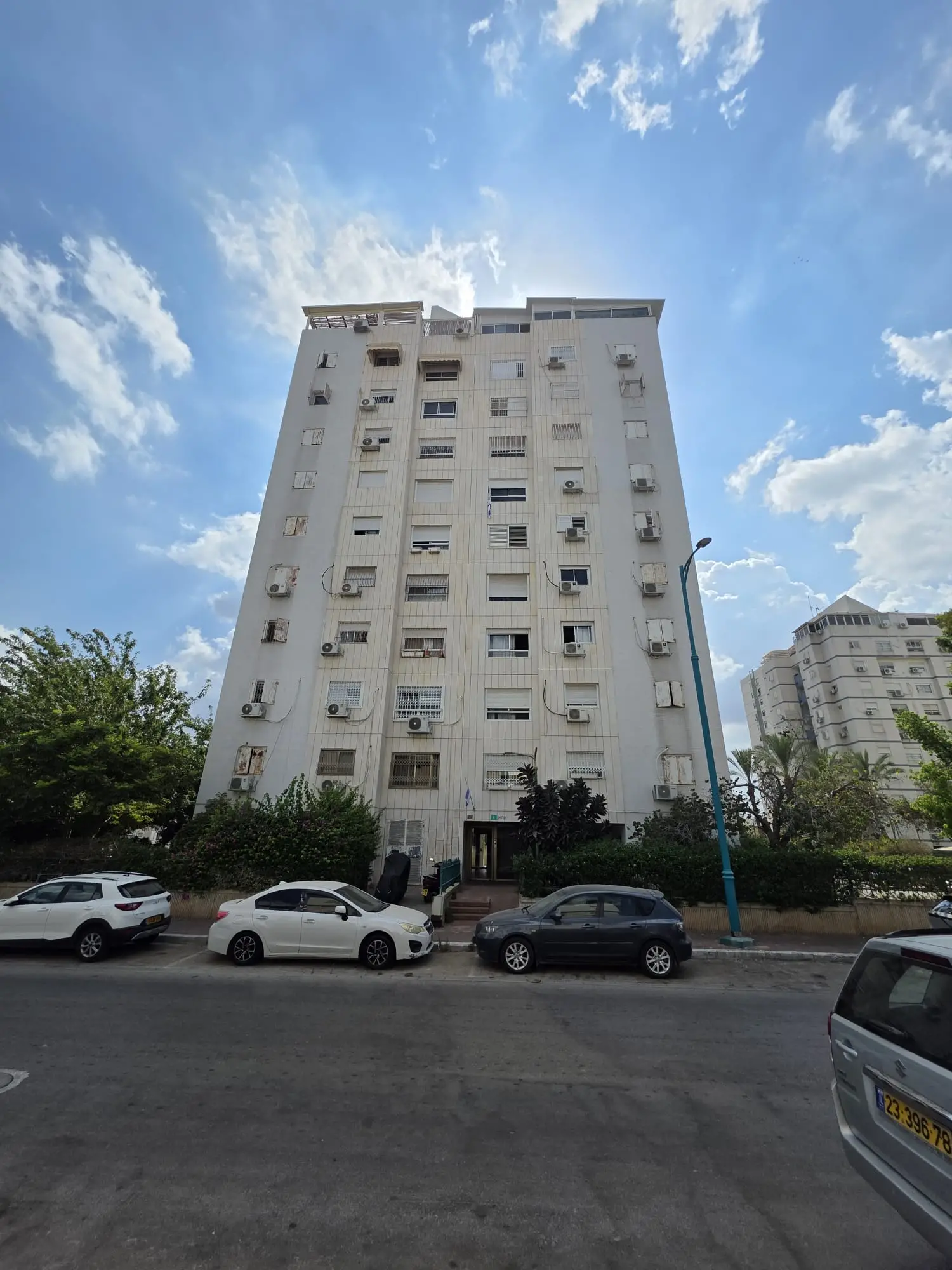 בניין מגורים גני אביב לוד
