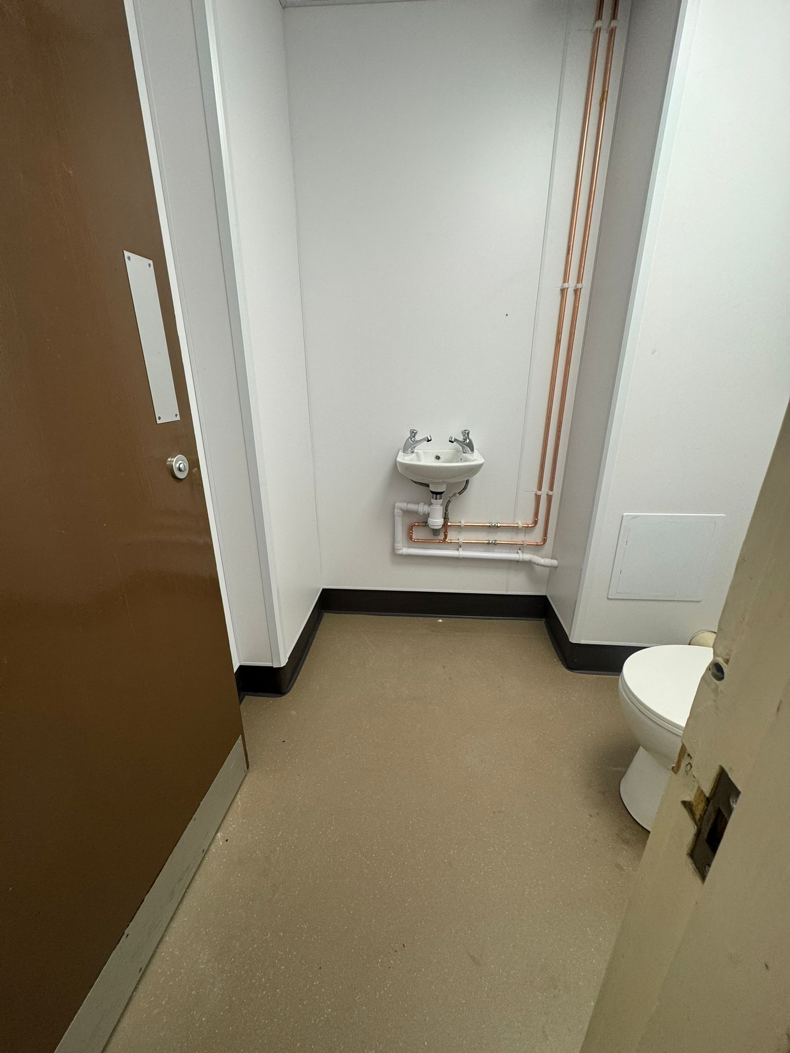 Washroom Pipework