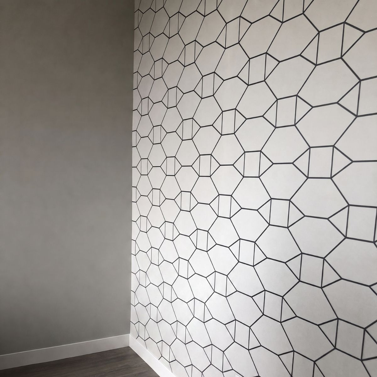 Wallpaper project completed by Niagara Star Painters in Niagara Region