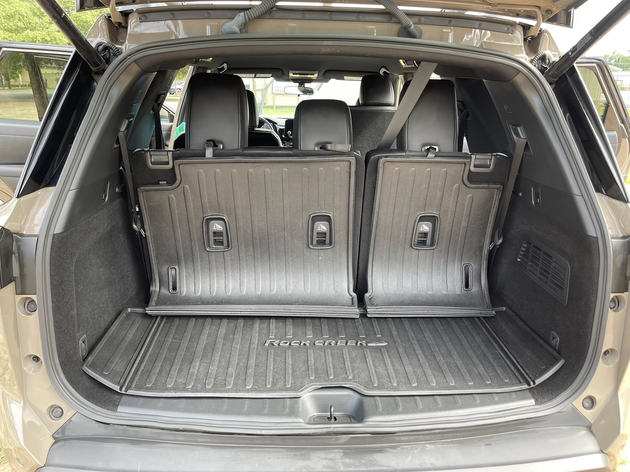Trunk detailing - Drip N Shine