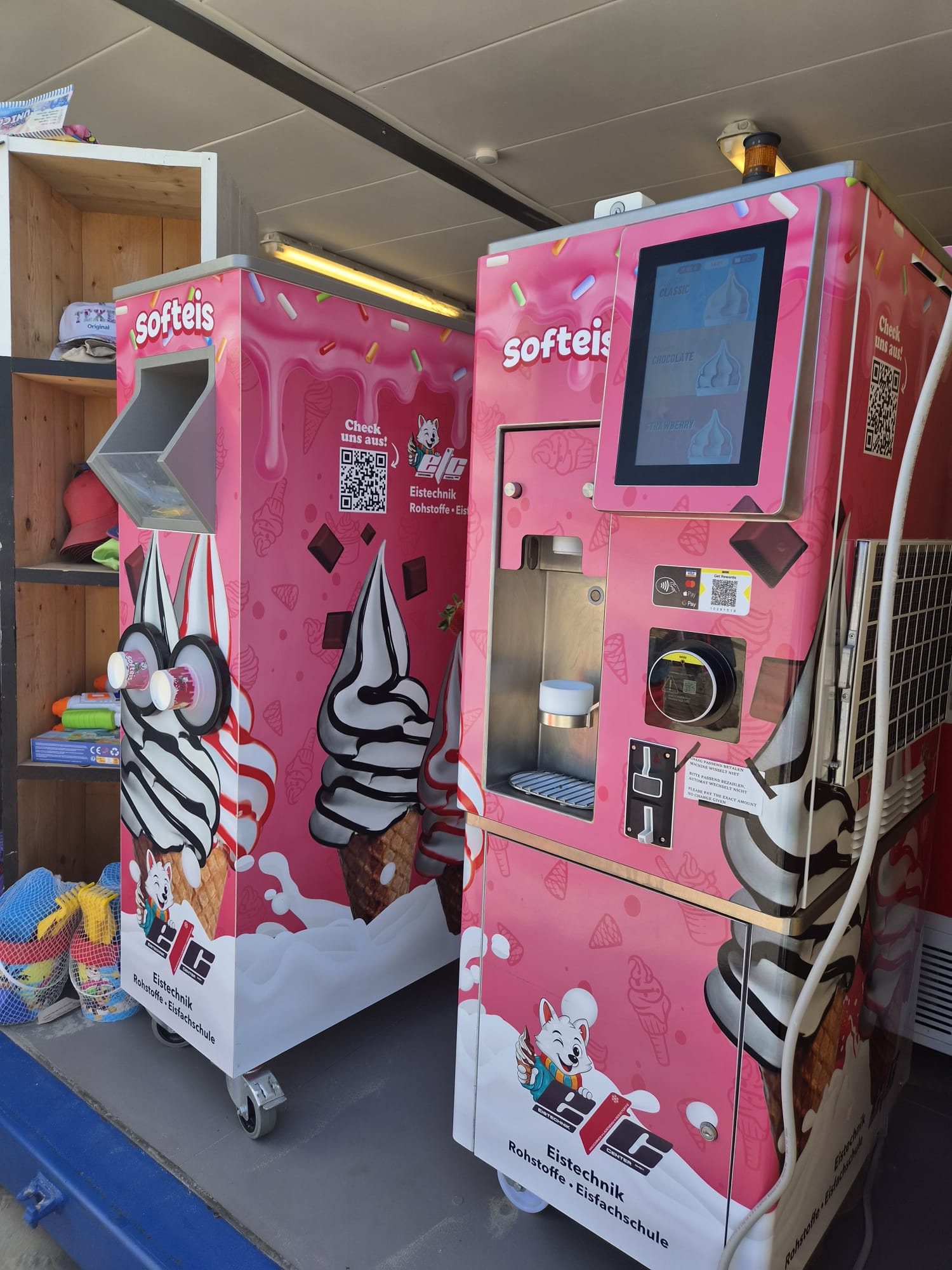 Softijs automaten bij De Strandkeet