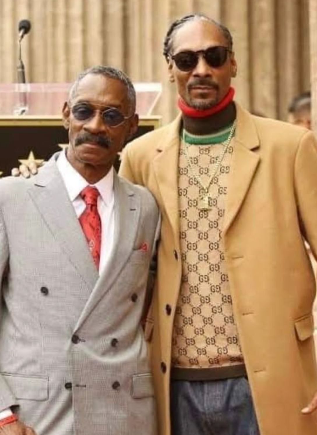 Vernell Varnado and Snoop Dogg at the Hollywood Walk of Fame