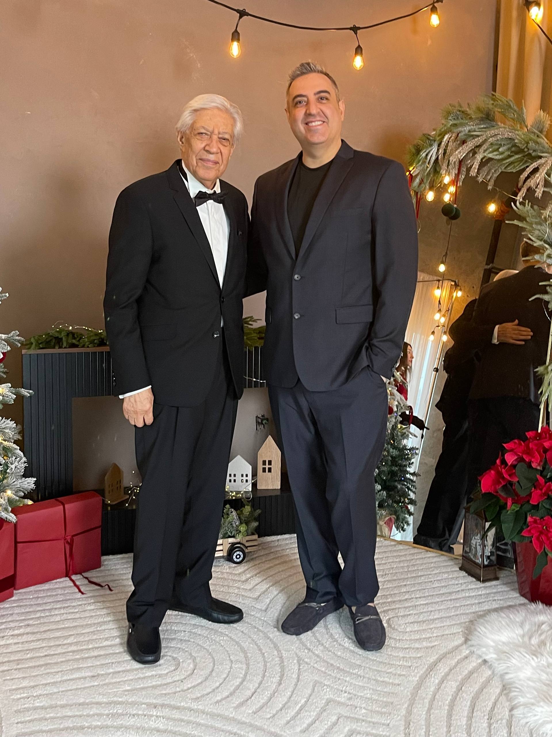 Soheil Eghtesadi speaking with a guest on his business and investing podcast