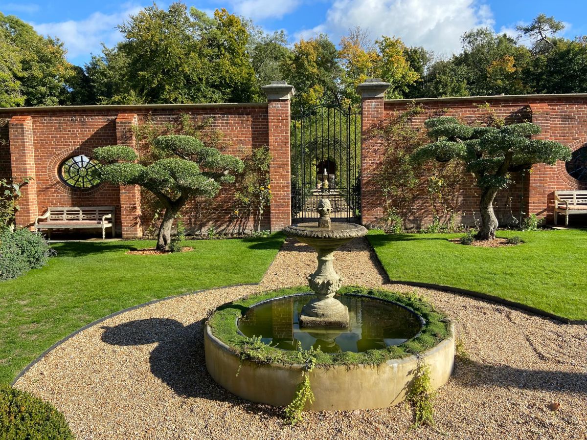 Outdoor Spaces With Presence