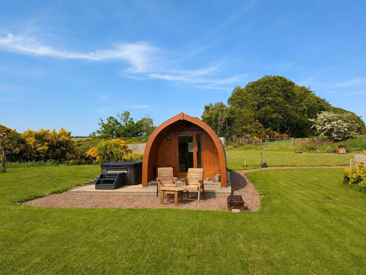 Holly Hot Tub Pod at night under a starry dark sky at Braeview Escapes