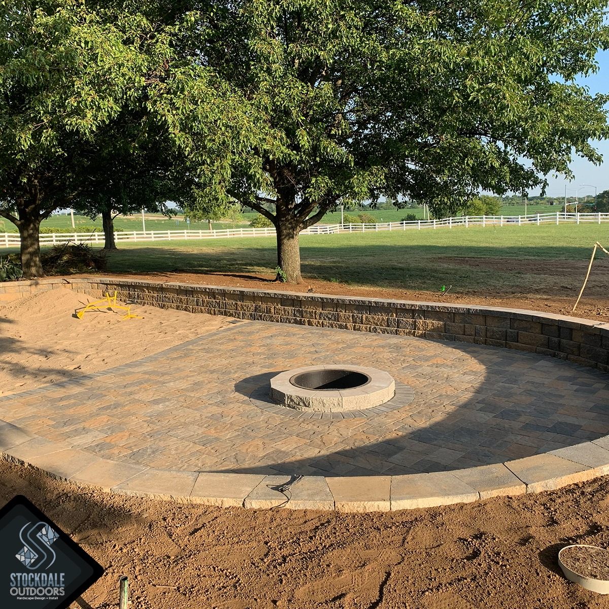 Outdoor Kitchens & Living Spaces