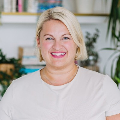 Kirsty Hosking - Founder of MÔR Cleaning Limited South Wales