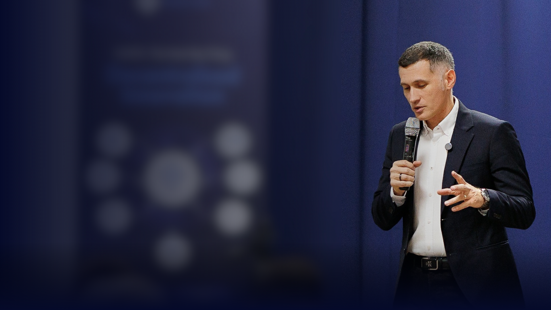 Emanuel Popa speaking desktop