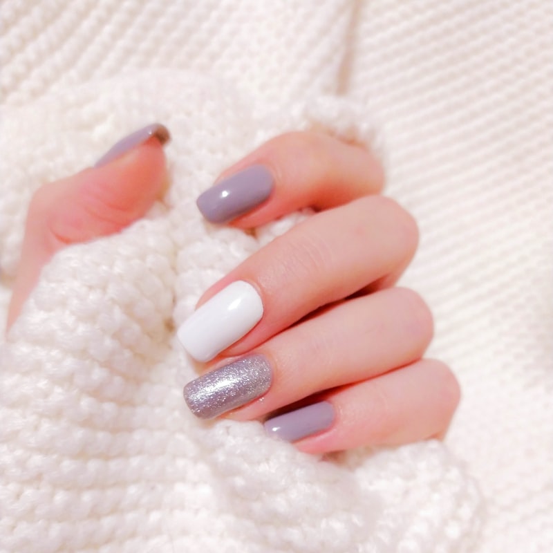 Extensions américaines pour des ongles longs, harmonieux et soignés