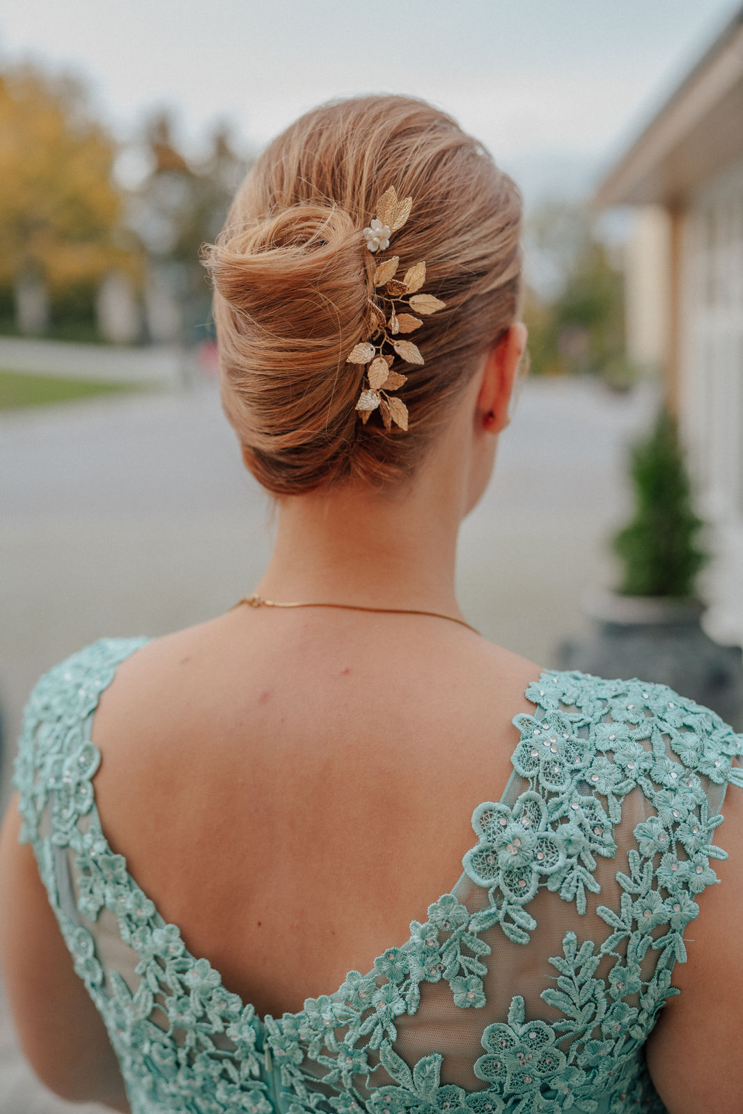 Elegante Hochsteckfrisur mit Haarschmuck
