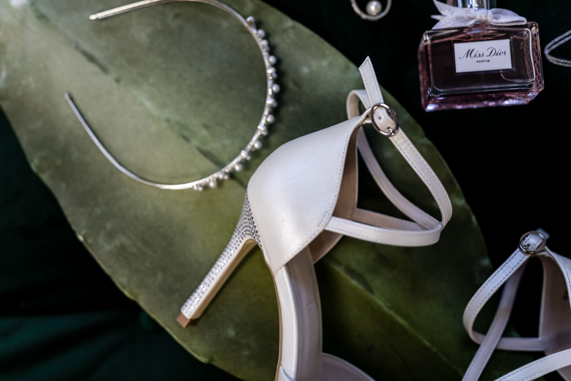 Brautschuh und Haarreif