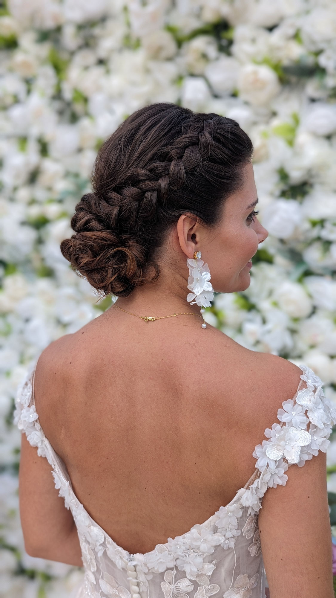Elegantes Brautstyling Vorbereitung