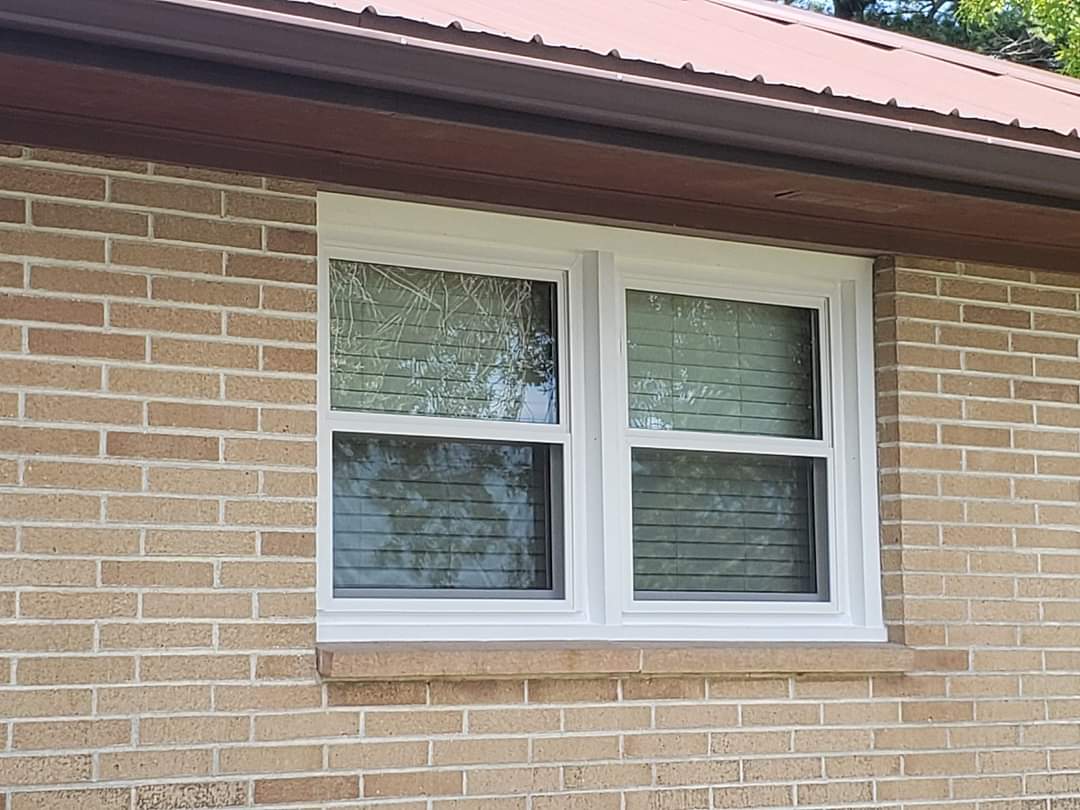 Energy-efficient vinyl window replacement