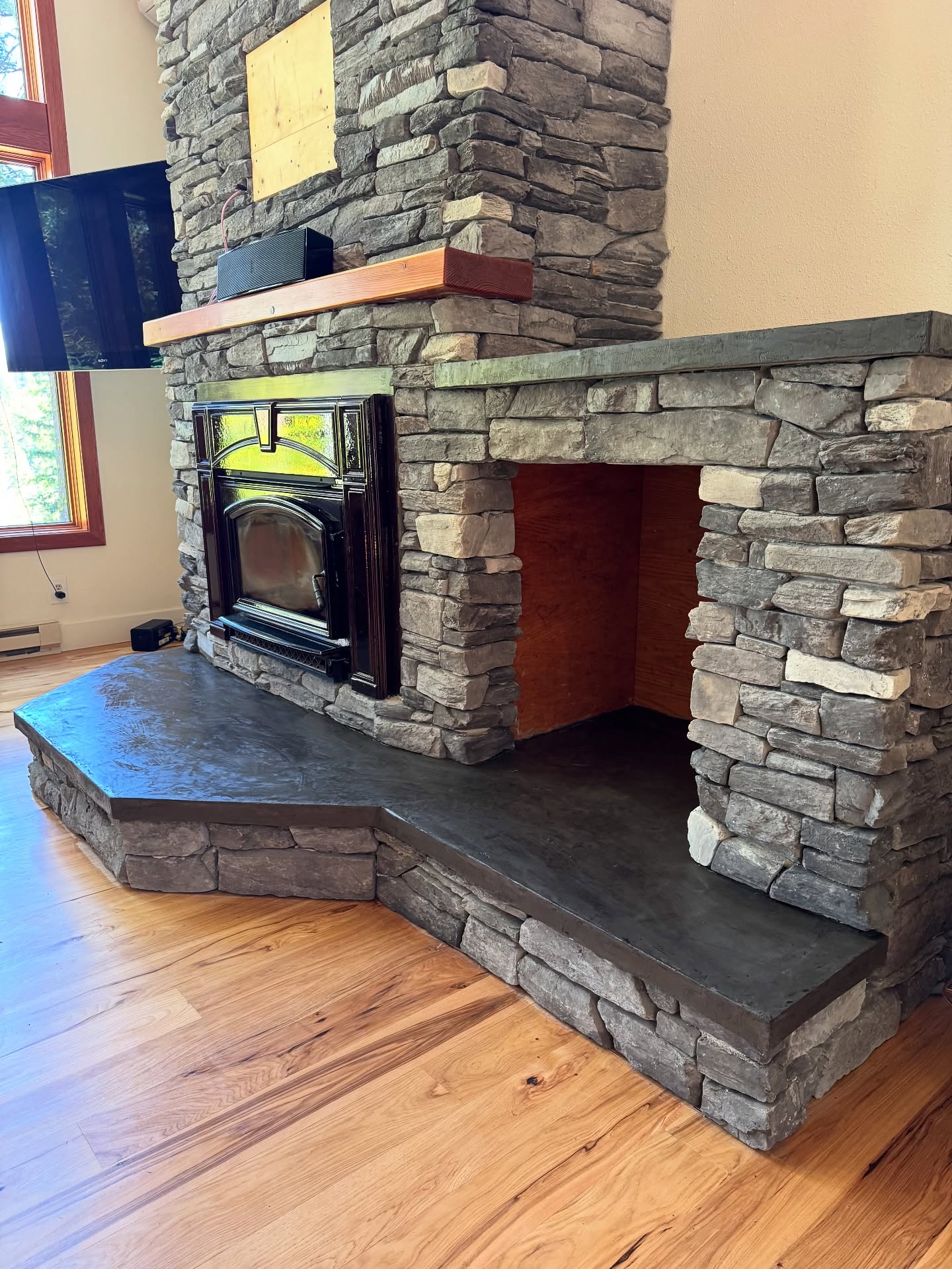 Modern Minimalist Fireplace
