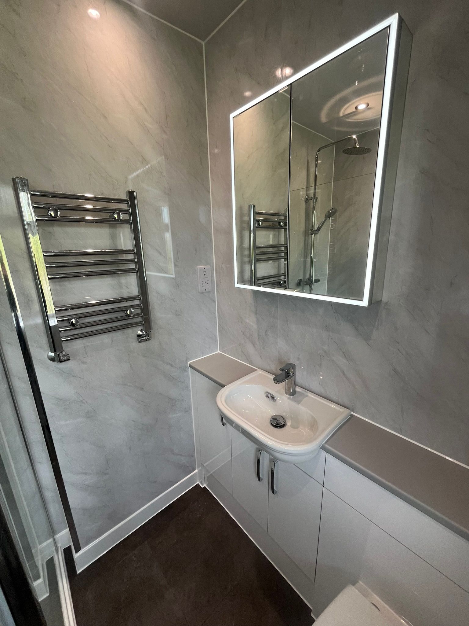 Rimless Toilets & Basins